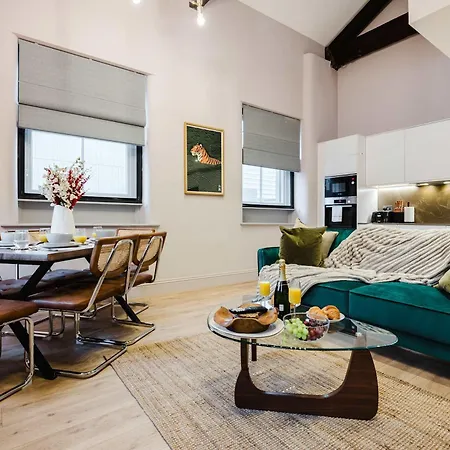 Spacious Location For Families Walk To