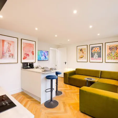 Herringbone At The Heim Apartment *