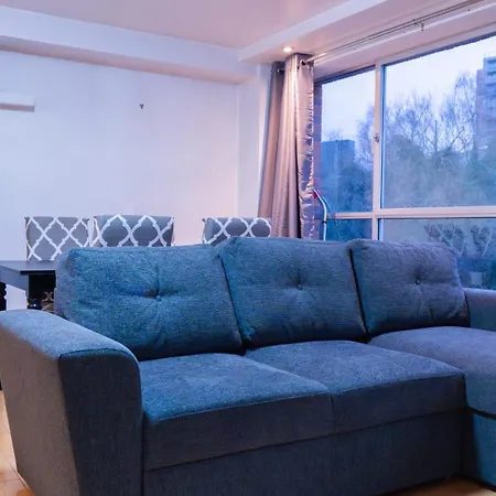 Apartment Whole Two Bed, One Bedroom With Riverside View - Secure Parking - Close To Centre And Old Trafford *