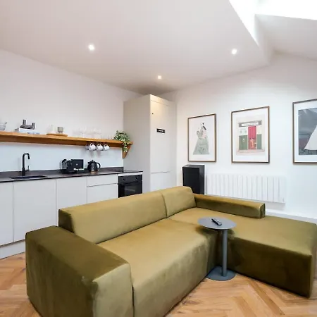 Shuttle At The Heim Apartment *