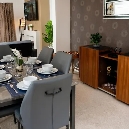 Apartman Modern & Spacious 4-bedroom In Crumpsall Manchester