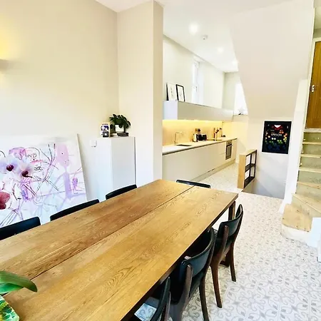 Also In Chorlton & Close To Everything * Μάντσεστερ