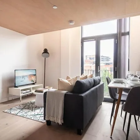 Modern And Quirky 2 Bed Flat In Apartamento