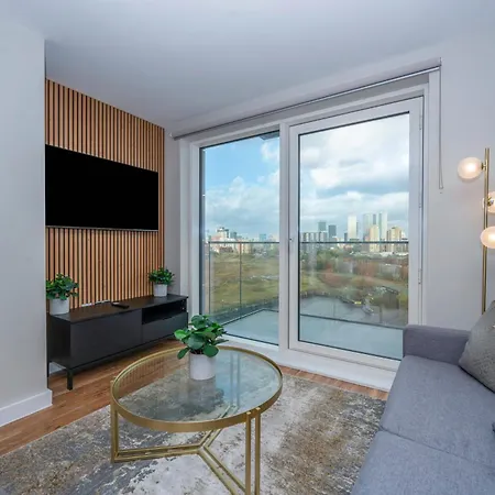 Apartment Luxury Waterfront 2br - Free Gym Access & Parking *