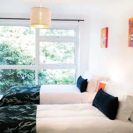 The Prestwich Pad By House Of Josef