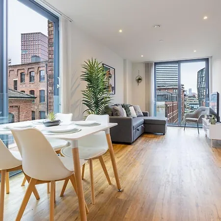 Centre, Spacious Apartment