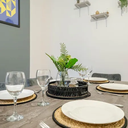 דירה Long - 3br - Sleeps 6 - Free Parking