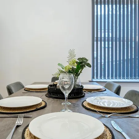 Long - 3br - Sleeps 6 - Free Parking דירה מנצ'סטר
