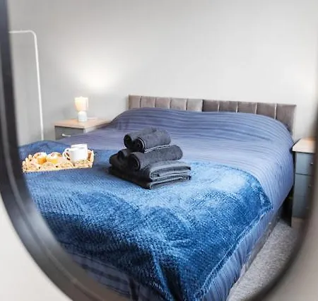 Arosa Escape- Modern2 Bed Suite,sleeps 5,free Parking,ps4,kingbed,wifi,near Christies 曼彻斯特