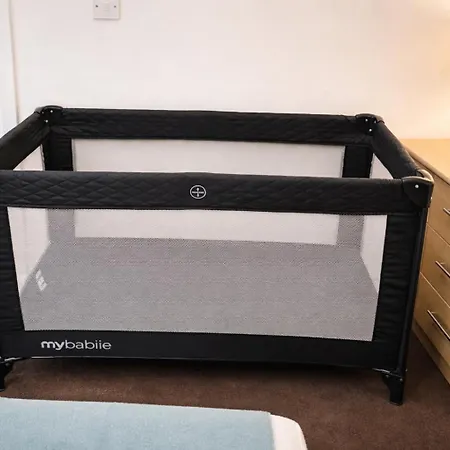 Modern 1 Bed Ideal For Long And Business Self Check-in Parking 5 Min Walk To Old Trafford 아파트 *