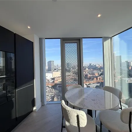 Luxury Skyline With Premium Facilities- M3 아파트