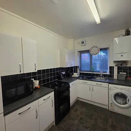 Private Cosy Double Bedroom, Extremely Close To Centre