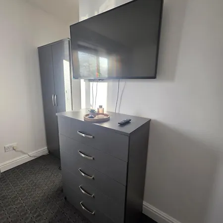 Private Cosy Double Bedroom, Extremely Close To Centre Apartamento Mánchester