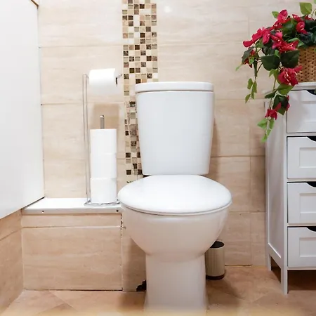 Near Uni And Hospital - Long - Fast Wi-fi - 15 Mins To דירה