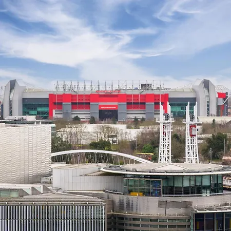 Waterfront Panorama - 2br + Balcony, Near Stadium 曼彻斯特