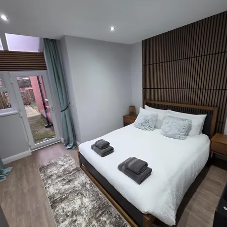 Apartament Easy Access To Airport &city Centre *