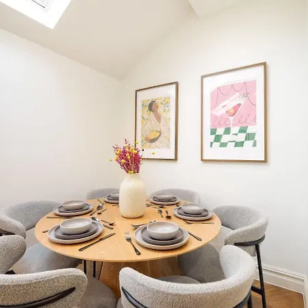 Shuttle At The Heim *