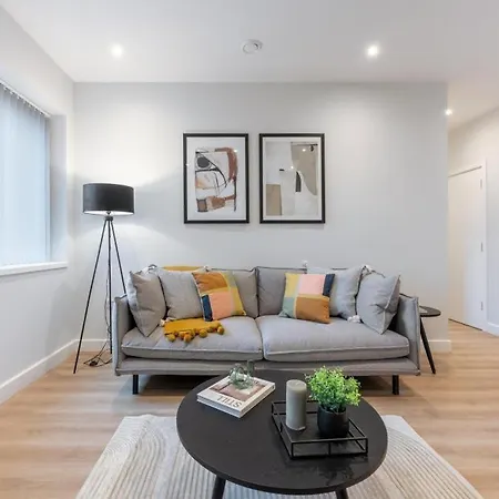 Bluebird The Claymore Apartman