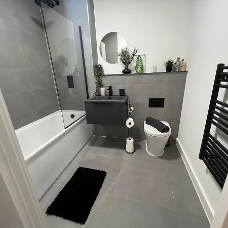 Luxury 2br High-rise Balcony, Terrace, Parking *