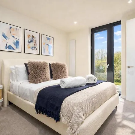 The Mancunian Blue - Luxury 2-bed Corner Manchester