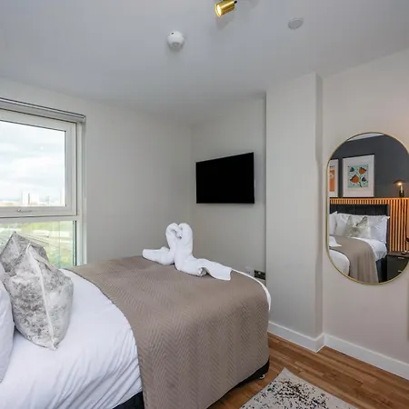 Luxury Waterfront 2br - Free Gym Access & Parking Manchester