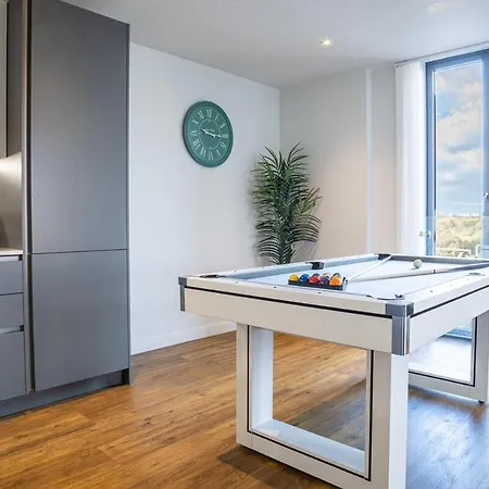 Centre Apartment, Pool Table *