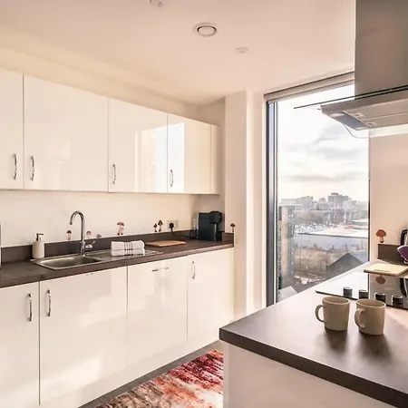 Beautiful 1 Bed - Views 公寓 *