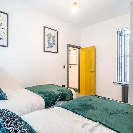Long - 3br - Sleeps 6 - Free Parking مانشستر