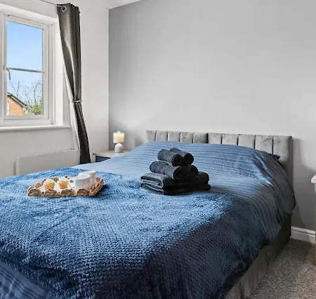 Arosa Escape- Modern2 Bed Suite,sleeps 5,free Parking,ps4,kingbed,wifi,near Christies * Manchester
