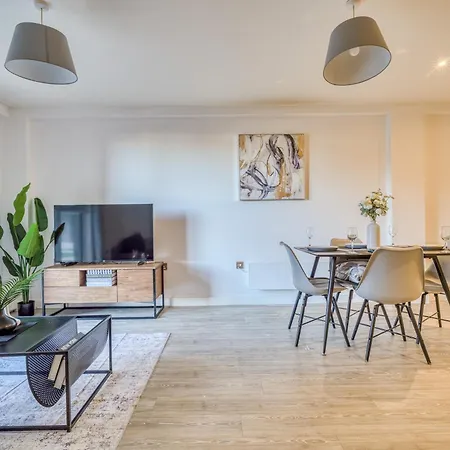 Executive With Sleek Modern Aesthetic Апартаменты Манчестер