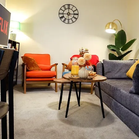 Near Uni And Hospital - Long - Fast Wi-fi - 15 Mins To Apartment Manchester