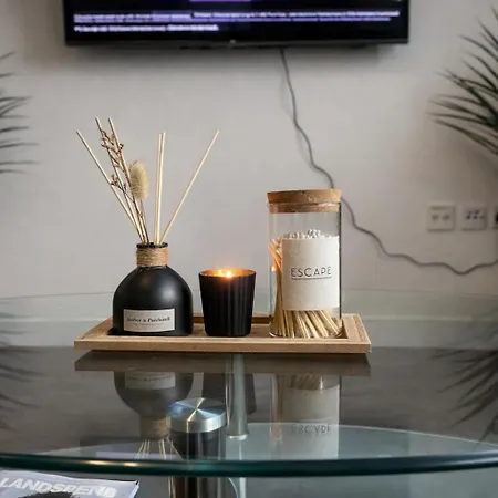 Modern 1 Bed Ideal For Long And Business Self Check-in Parking 5 Min Walk To Old Trafford *