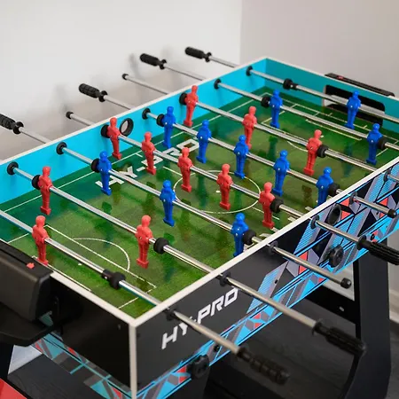 Spacious 3 Bedroom House For Single & Group Accommodation Upto 10 Guests And Free Parking For 3 Cars Apartamento *