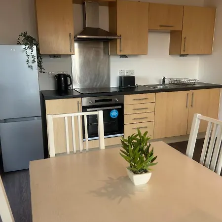 Apartman Comfortable 2-bedroom Flat Close Etihad And Coop Live Manchester