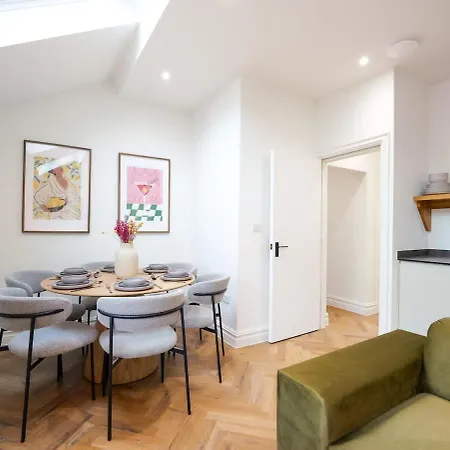 Shuttle At The Heim * Mánchester