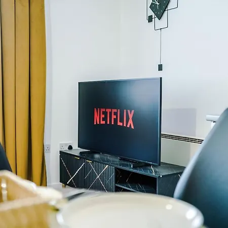 Stylish 2 Bedroom, 2 Bathroom With Free Parking * Manchester