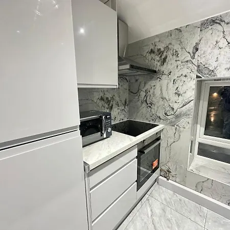 Apartament 2 Bedroom - Near Coop Live & Etihad Stadium *