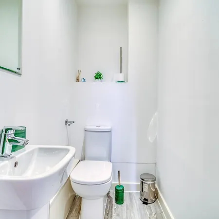 Apartamento Executive With Sleek Modern Aesthetic Mánchester