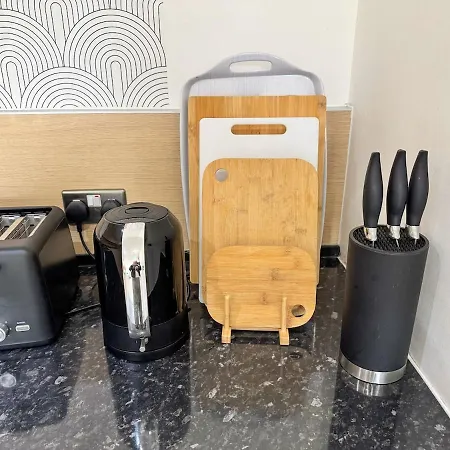 Chic 1 Bedroom Flat In The Heart Of Apartman