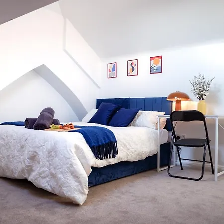 Near Uni And Hospital - Long - Fast Wi-fi - 15 Mins To