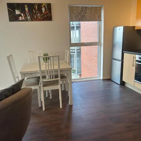 Comfortable 2-bedroom Flat Close Etihad And Coop Live Manchester