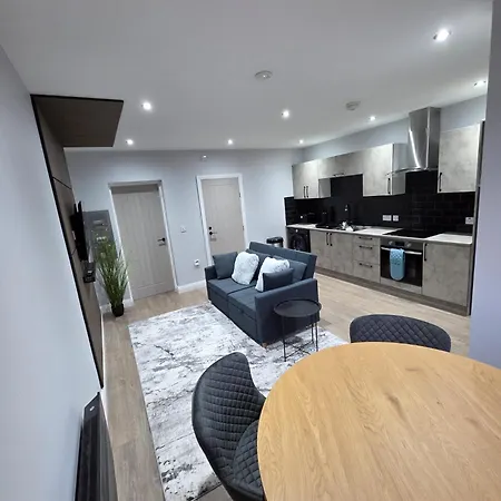 Easy Access To Airport &city Centre Apartamento *