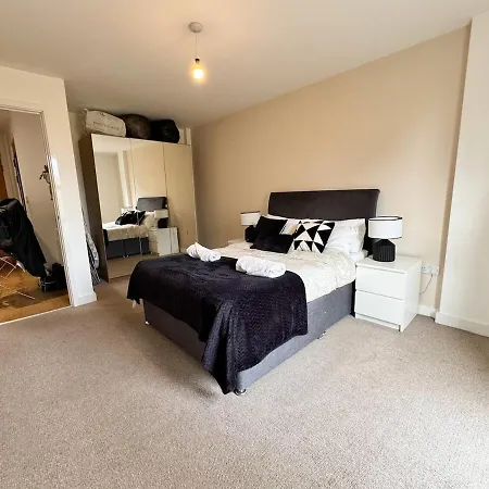 Chic 1 Bedroom Flat In The Heart Of Apartment *