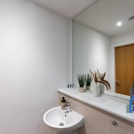 Condo-terrace-gym-games -free Secure Parking- *