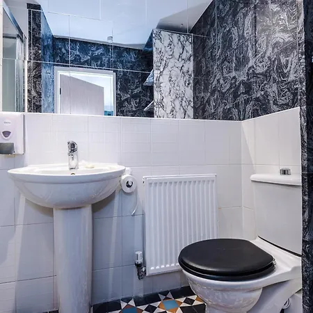 Διαμέρισμα Salford 4 Bed House - Free Parking - Sleeps 7