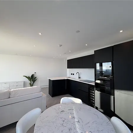 Luxury Skyline With Premium Facilities- M3 맨체스터