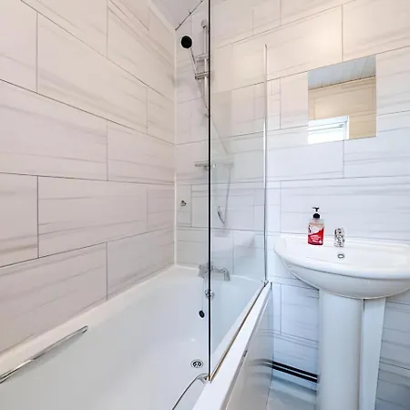 Apartamento Etihad Stadium - Spacious Stay, 5 Mins To Stadium Mánchester