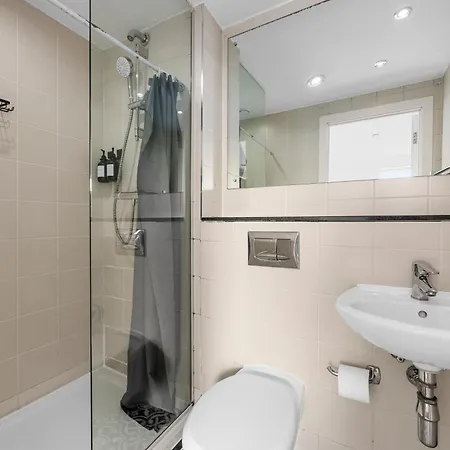 Penthouse Skyline - 2br, Massive Terrace Retreat * Manchester