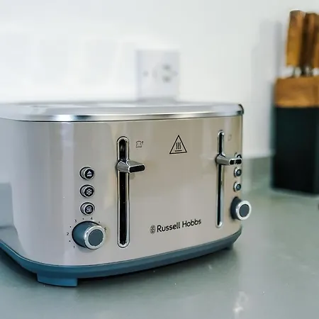 Stylish 2 Bedroom, 2 Bathroom With Free Parking * Manchester