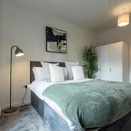 Centre, Spacious Apartment
